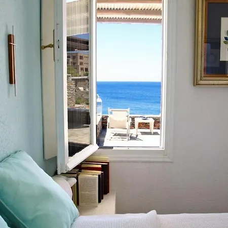 Fantastic Waterfront House In Koundouros