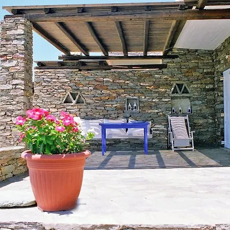 펜션 Fantastic Waterfront House In Koundouros Ioulis